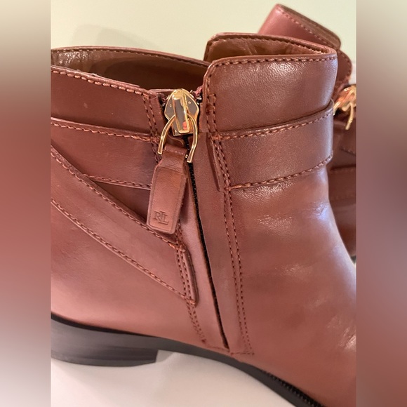 Ralph Lauren Caramel Brown Chelsea Boots. Size 6 1/2. - Picture 9 of 9
